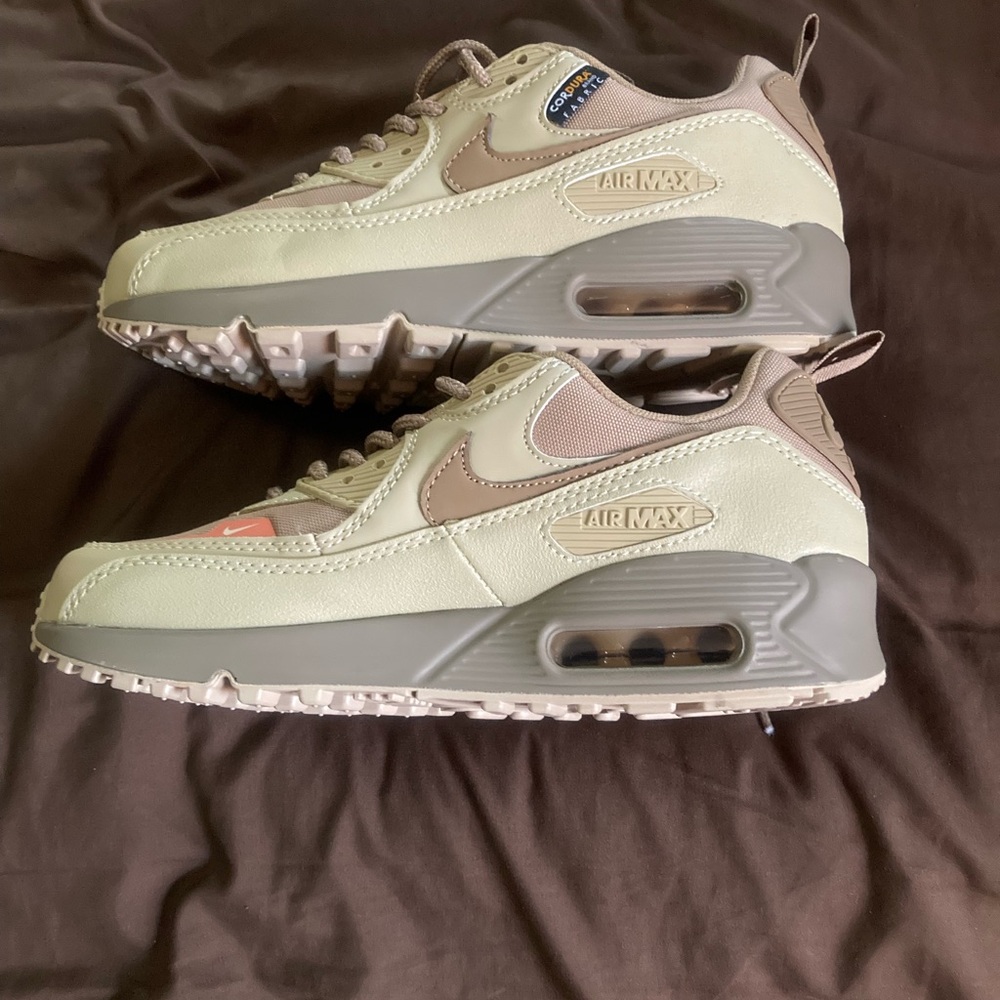 Nike Sneakers in Tan and Brown